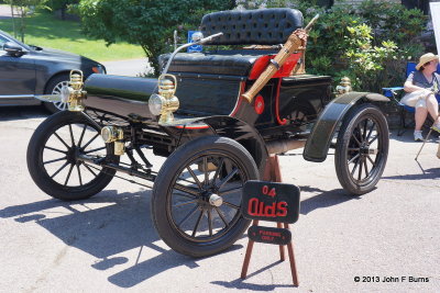 1904 Oldsmobile - Curved Dash