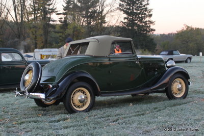 1933 Ford V8 Deluxe Cabriolet