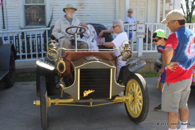 1905 Cadillac Side Entrance Touring