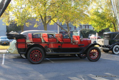 1915 Stanley Model 820 12-Passenger Mountain Wagon