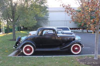 1934 Ford V8 Deluxe 3 Window Coupe
