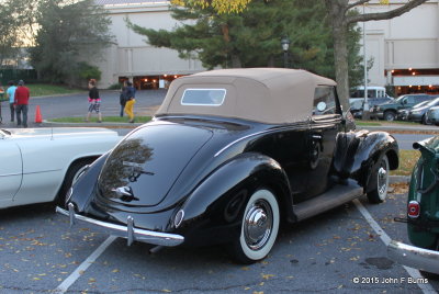 1938 Ford V8 DeLuxe Club Cabriolet