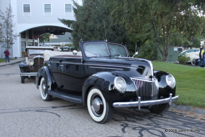 1939 Ford DeLuxe Convertible Sedan