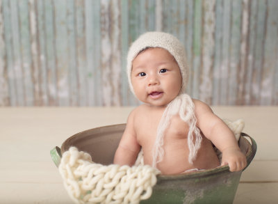 Rebecca C. 3 month session 2014_0076-proof2.jpg