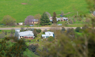 Cottage from Power's Lookout, this area was once tobacco farms, now mostly vineyards.
