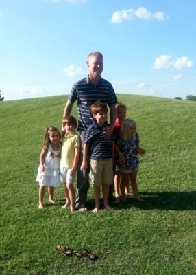 Scott with his nieces and nephews