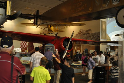 Looking at early planes in the Air and Space Museum