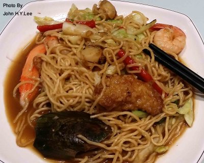 HK Seafood Stir Fried Noodles.jpg