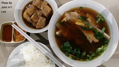Mutton Ribs Soup with Rice and Tow Pok.jpg