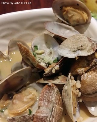 Black Pepper Butter Clams.jpg