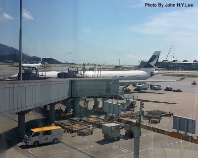 229 - A Cathay Pacific Plane Awaits.jpg