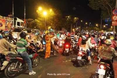 003 - Ho Chi Minh Square.jpg