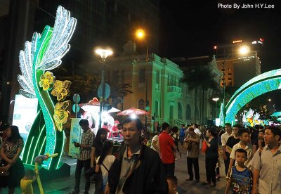 004 - Ho Chi Minh Square.jpg