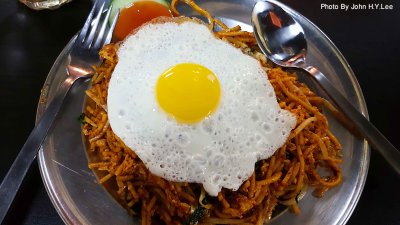 Mee Goreng With Sunny Sided Egg.jpg
