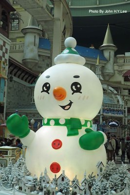 049 - Giant Snowman.jpg
