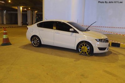 155 - Wheel Clamped.jpg