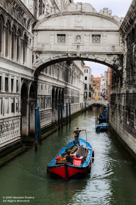 Refueling-Boat-Venice