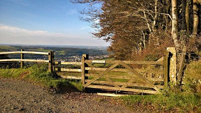 Gateway on Bridle Path.jpg