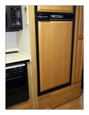 Electric or Propane Refrigerator- 2002 Winnebago Itasca Suncruiser 35U for Sale