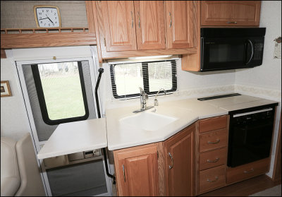 2002 Winnebago Itasca Suncruiser 35U for Sale