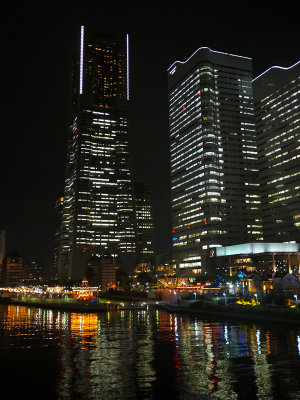 101 Yokohama by night