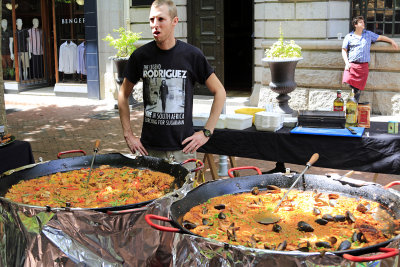 Street Paella