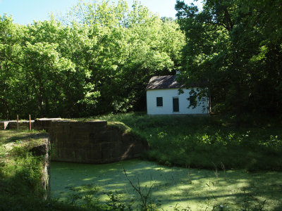 Another view of the lockhouse