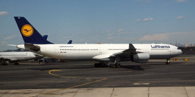 Lufthansa A340-313