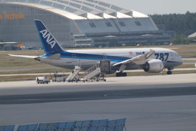 ANA 787-8 at FRA