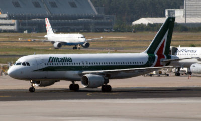 Alitalia A320-214