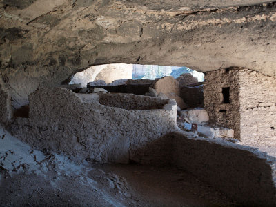 Rooms within a Gila cliff dwelling