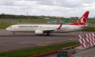 Turkish Airlines Boeing 737-9F2 at Dublin