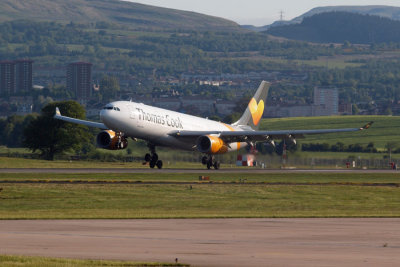Thomas Cook A330 touch down at Glasgow