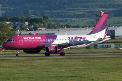 Wizz Air A320-232 at Glasgow