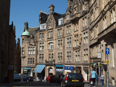 Looking down Cockburn Street from the Royal Mile