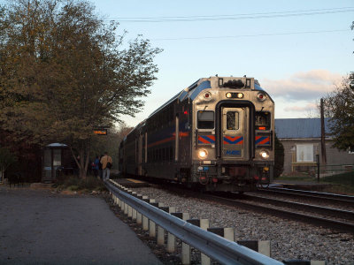 The morning commuter train at Boyds