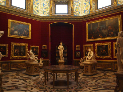 The hall with the Venus de' Medici