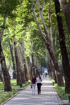 Girls walking - Dushanbe