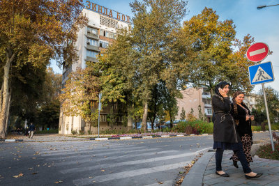 Women walking - Dushanbe