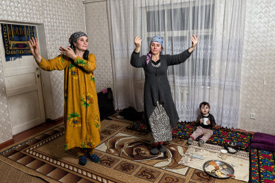 Yazgulomi women dance - Dushanbe