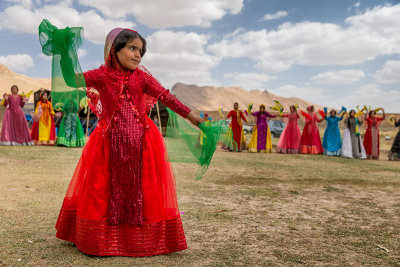 Qashgai girl dances - Aghdash