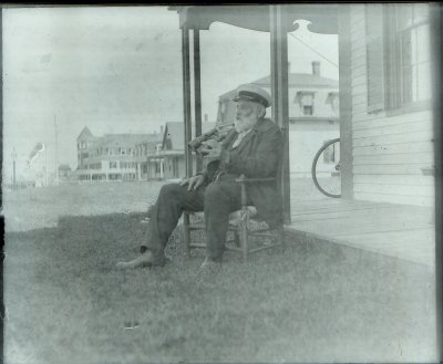 Brant Rock Sea Captain with Churchill Hotel in Distance