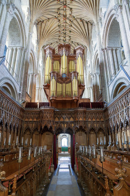 Choir stalls and organ