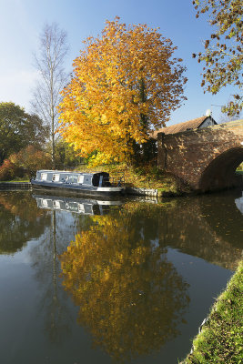 Autumn scene on the Stratford-upon-Avon canal