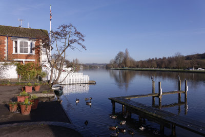 Henley riverside scene