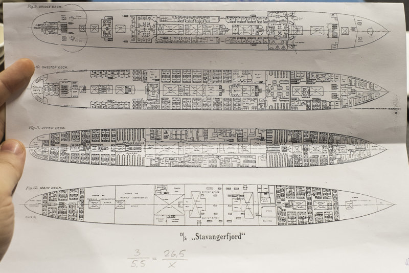 Mer av Stavangerfjord-tegningen; dekksplaner og overbygg og denslags.