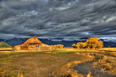 _JMR9808_09_10_tonemapped.jpg