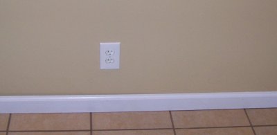 trim in the hallway.JPG
