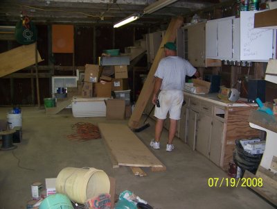 cleaning out & organizing the barn 002.JPG