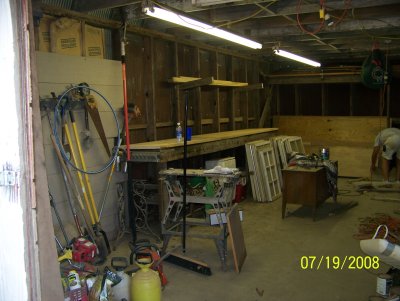 cleaning out & organizing the barn 005.JPG